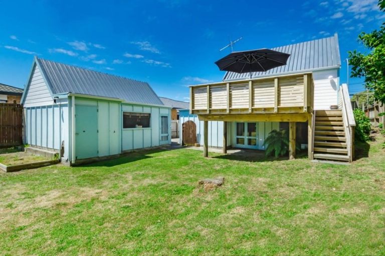 Photo of property in 13 Walton Road, Paraparaumu Beach, Paraparaumu, 5032