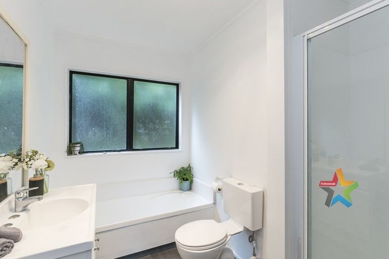 Photo of property in 113 Houghton Bay Road, Houghton Bay, Wellington, 6023