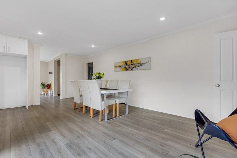 Photo of property in 27 Richfield Crescent, Westgate, Auckland, 0614