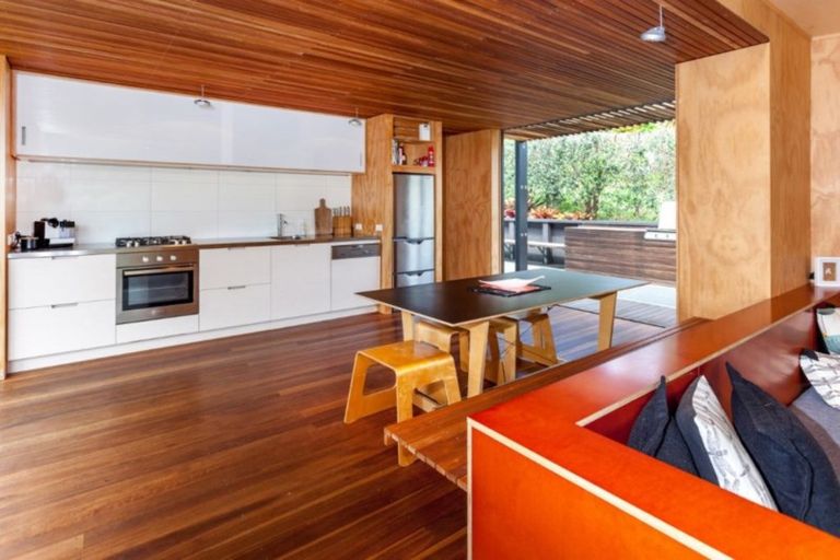 Photo of property in 118 Onemana Drive, Onemana, Whangamata, 3691