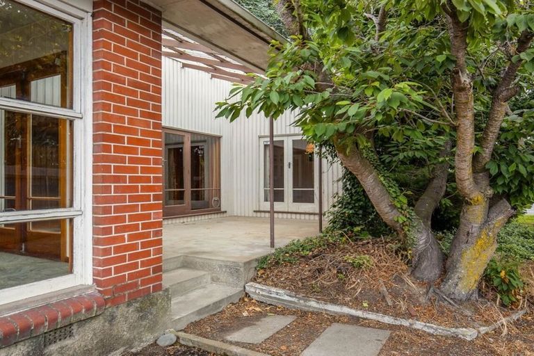 Photo of property in 216 Yaldhurst Road, Avonhead, Christchurch, 8042