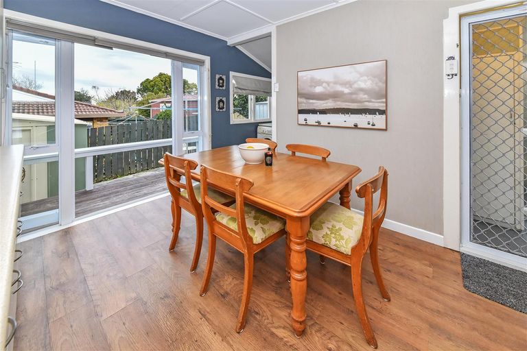 Photo of property in 1/31 Blanes Road, Weymouth, Auckland, 2103