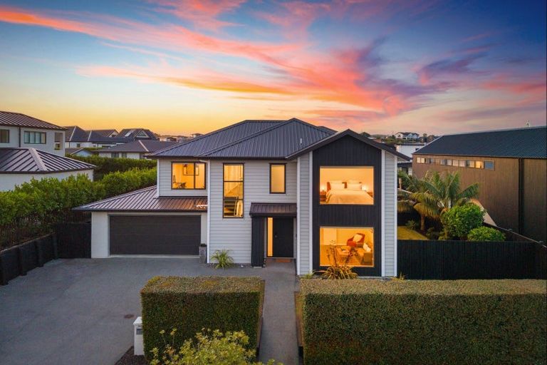 Photo of property in 15 William Blake Way, Riverhead, 0820