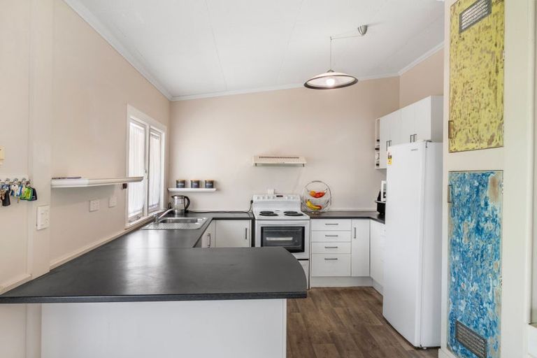 Photo of property in 102 Gonville Avenue, Gonville, Whanganui, 4501