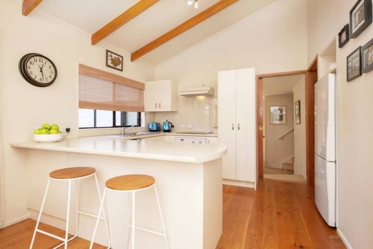 Photo of property in 3 Jandell Crescent, Bucklands Beach, Auckland, 2014
