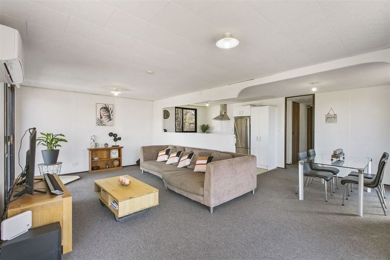 Photo of property in 6 Cameron Place, Ranui, Auckland, 0612