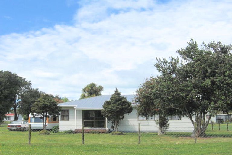 Photo of property in 1a Gore Street, Tolaga Bay, 4077