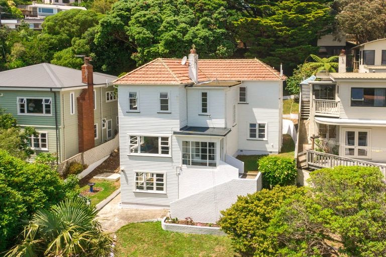 Photo of property in 42 Ashleigh Crescent, Miramar, Wellington, 6022