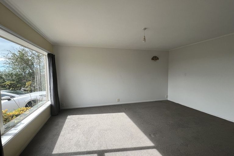 Photo of property in 14 Mcfetridge Place, Hillcrest, Auckland, 0627