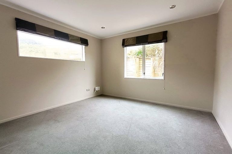 Photo of property in 17 Terrace Road, Titahi Bay, Porirua, 5022
