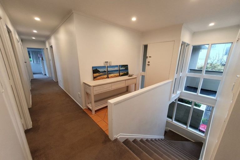 Photo of property in 2/42 Knightsbridge Drive, Forrest Hill, Auckland, 0620