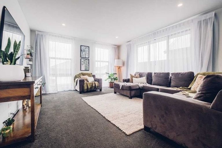 Photo of property in 31 Kotiate Street, Papamoa Beach, Papamoa, 3118