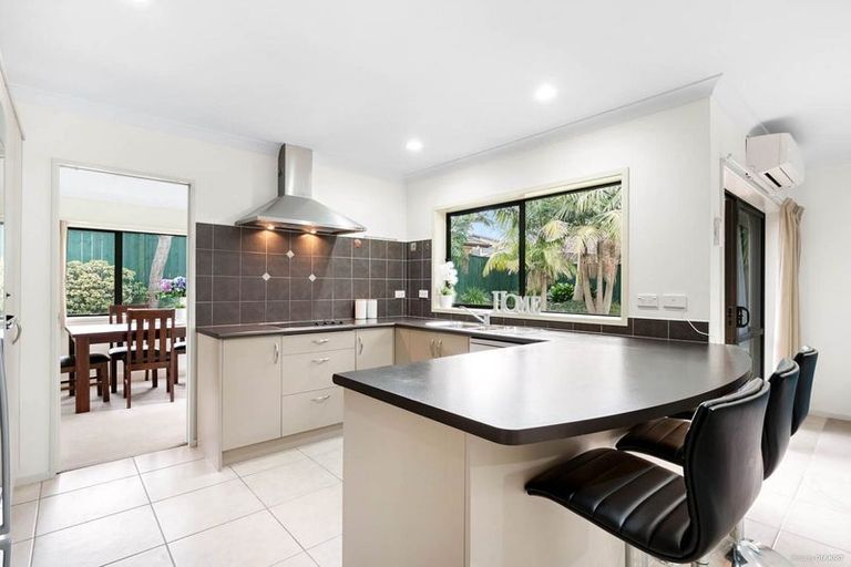 Photo of property in 5 Karson Place, Flat Bush, Auckland, 2016