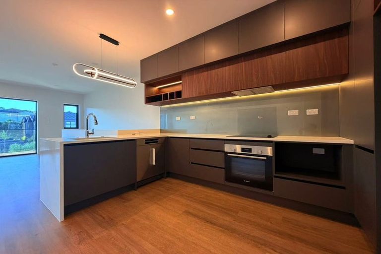 Photo of property in 11 Nerita Place, Long Bay, 0630