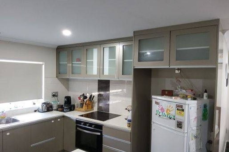 Photo of property in 9a Holland Street, Pukekohe, 2120