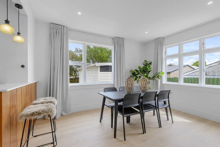 Photo of property in 121 Eastern Terrace, Beckenham, Christchurch, 8023