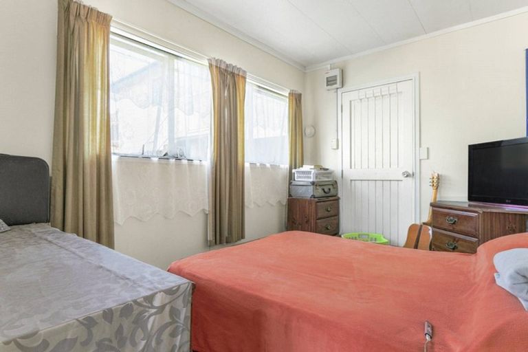 Photo of property in 9 Holborn Place, Papatoetoe, Auckland, 2025