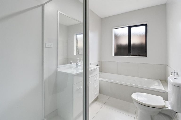 Photo of property in 27 Kotuku Crescent, Takanini, 2112