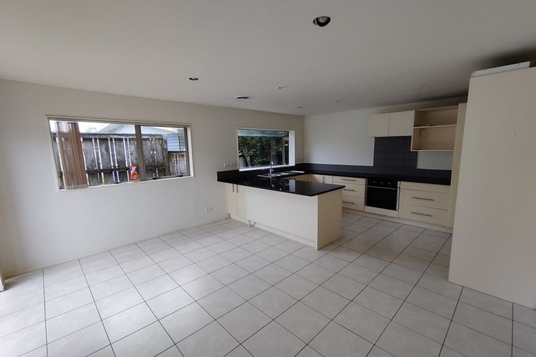 Photo of property in 30a Trinidad Road, Sunnynook, Auckland, 0620