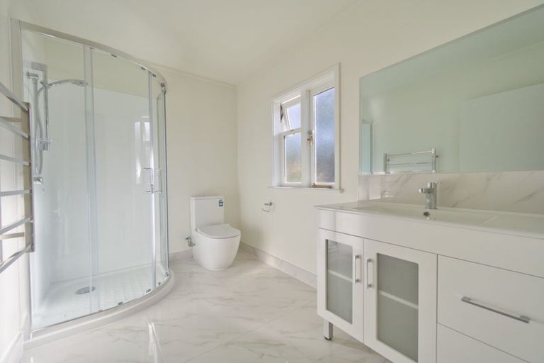 Photo of property in 20a Coronation Street, Belmont, Auckland, 0622