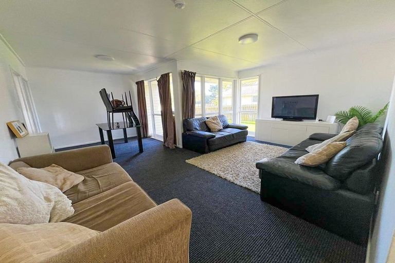 Photo of property in 25 Hamilton Drive, Waiuku, 2123