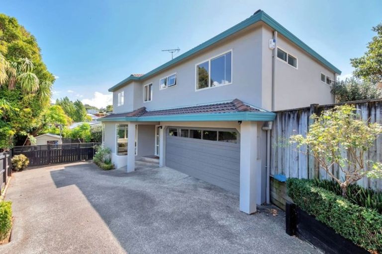 Photo of property in 2/41 Selwyn Crescent, Forrest Hill, Auckland, 0620