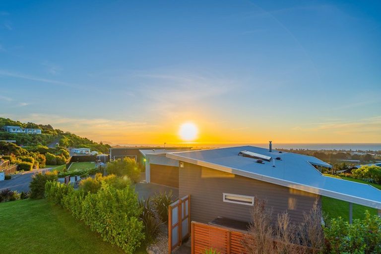 Photo of property in 7 Ocean Vista Lane, Paraparaumu, 5032