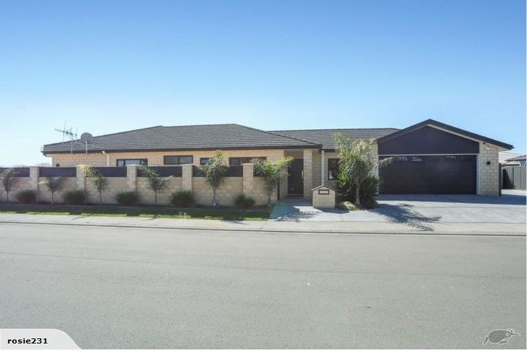 Photo of property in 1 Lindis Place, Poraiti, Napier, 4112