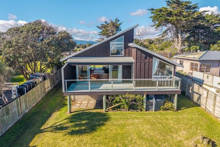 Photo of property in 8 Rodney Avenue, Te Horo Beach, Otaki, 5581