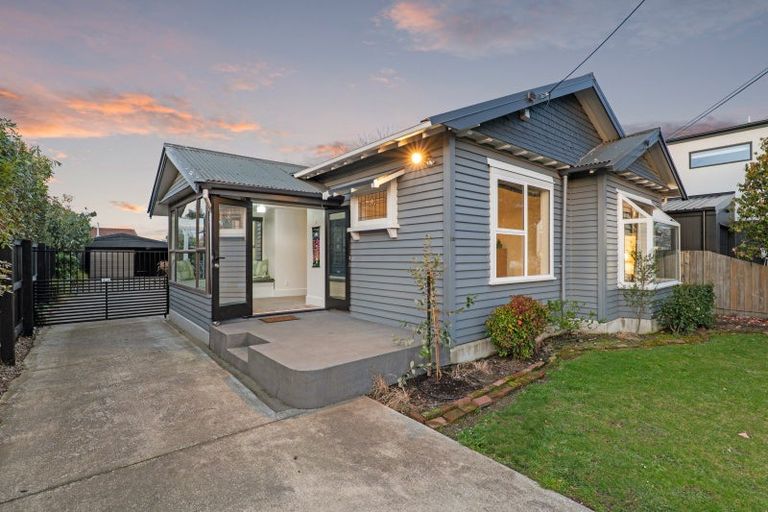 Photo of property in 82 Simeon Street, Spreydon, Christchurch, 8024
