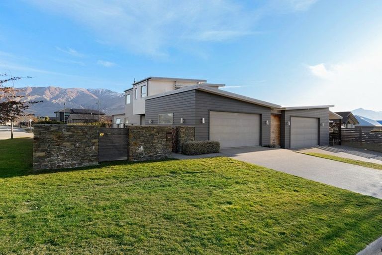 Photo of property in 10 Sunnyside Lane, Wanaka, 9305