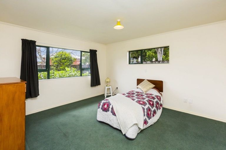 Photo of property in 20a Oxford Crescent, Ebdentown, Upper Hutt, 5018