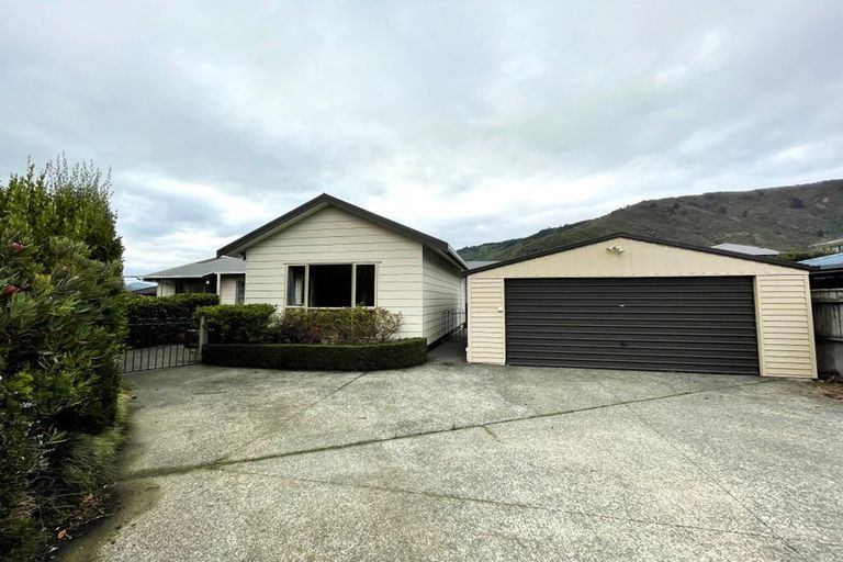 Photo of property in 21 Captains Close, Waikawa, Picton, 7220