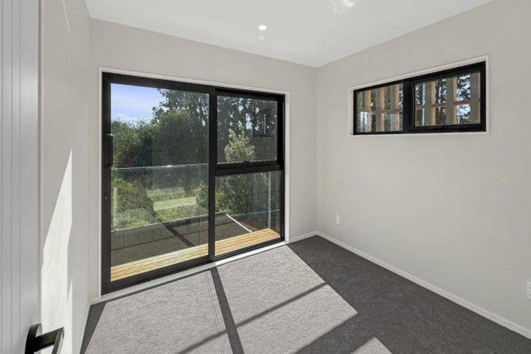 Photo of property in 43 Picnic Point Road, Hobsonville, 0616