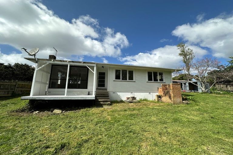 Photo of property in 61 Barrys Road, Glendene, Auckland, 0602