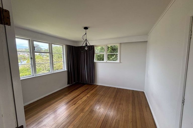 Photo of property in 40 Hindmarsh Street, Johnsonville, Wellington, 6037