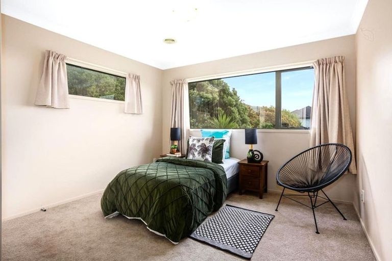 Photo of property in 9 Aspiring Terrace, Aotea, Porirua, 5024