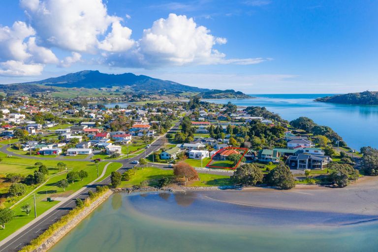 Photo of property in 5 Puriri Street, Raglan, 3225