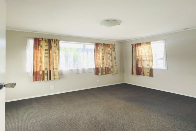 Photo of property in 20 Fiesta Drive, Half Moon Bay, Auckland, 2012