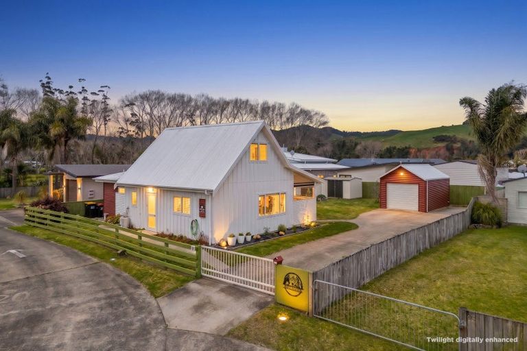 Photo of property in 24 Wells Place, Whitianga, 3510