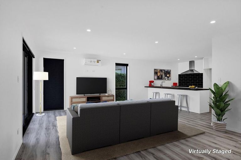 Photo of property in 120 Seaview Road, Westown, New Plymouth, 4310