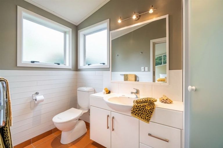 Photo of property in 29 Belle Vue Avenue, Northcote Point, Auckland, 0627