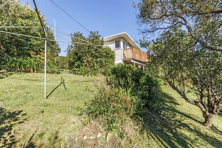 Photo of property in 399 Wairau Road, Totara Vale, Auckland, 0629