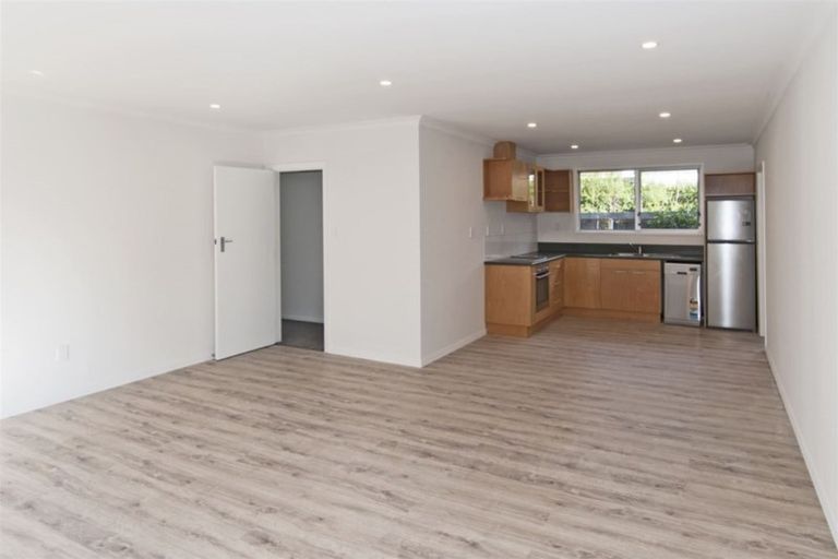 Photo of property in 2/86 Avonhead Road, Avonhead, Christchurch, 8042