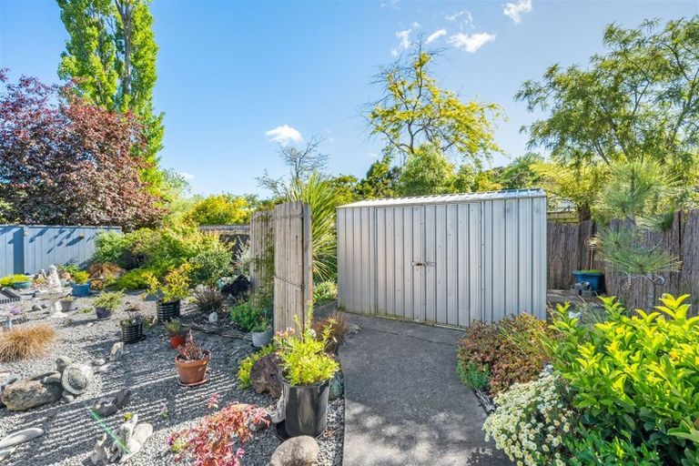 Photo of property in 25a Pinehaven Road, Pinehaven, Upper Hutt, 5019