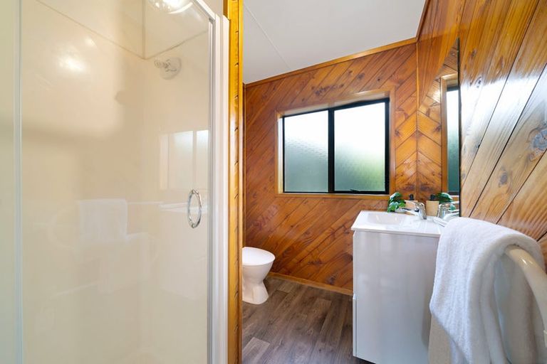 Photo of property in 2/12 Grimshaw Place, Henderson, Auckland, 0612