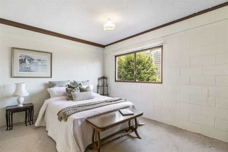 Photo of property in 2/23 Beach Road, Castor Bay, Auckland, 0620