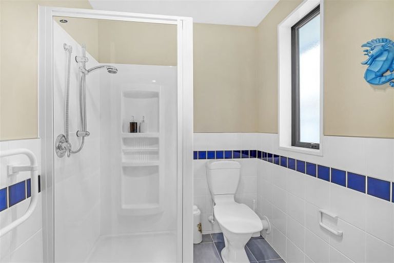 Photo of property in 12 Highwood Lane, Burnside, Christchurch, 8053