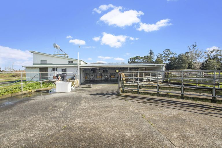 Photo of property in 80 Sutton Road, Drury, 2113