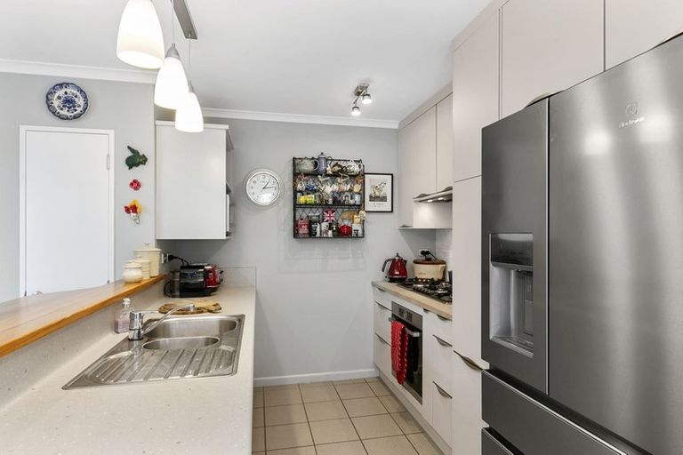 Photo of property in 2/6 The Parade, Island Bay, Wellington, 6023